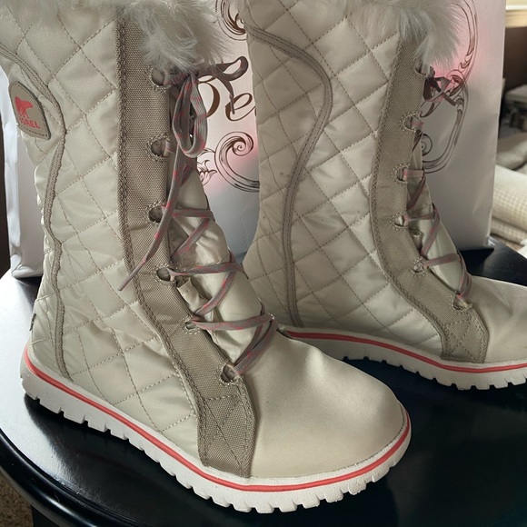 sorel cozy cate waterproof boot